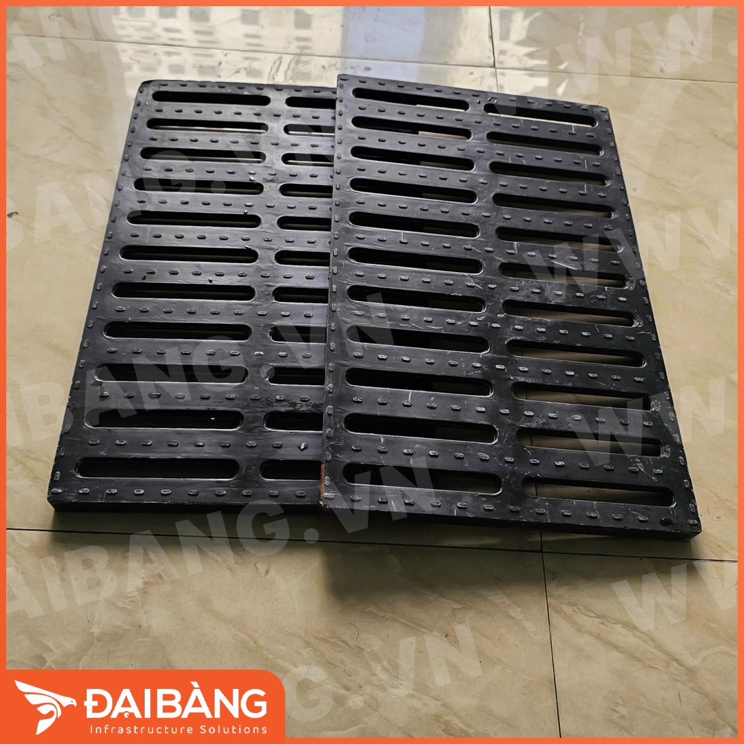 Song chắn rác nhựa Composite BMC-U300 - Tải trọng 1.5 tấn - Hạ tầng Đại Bàng Song chắn rác nhựa Composite BMC-U300 - Tải trọng 1.5 tấn - Ảnh 2